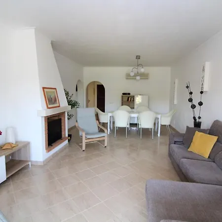 2 Bedrooms With Shared Pool And Enclosed Garden At 3 Km Away From The 아파트