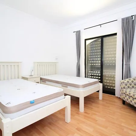 2 Bedrooms With Shared Pool And Enclosed Garden At 3 Km Away From The Apartment *