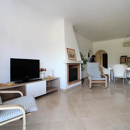 Apartment 2 Bedrooms With Shared Pool And Enclosed Garden At 3 Km Away From The