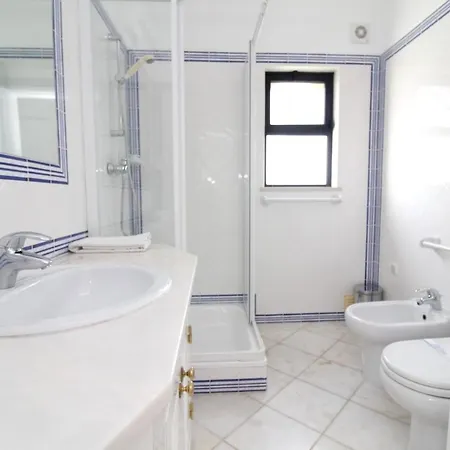 2 Bedrooms With Shared Pool And Enclosed Garden At 3 Km Away From The